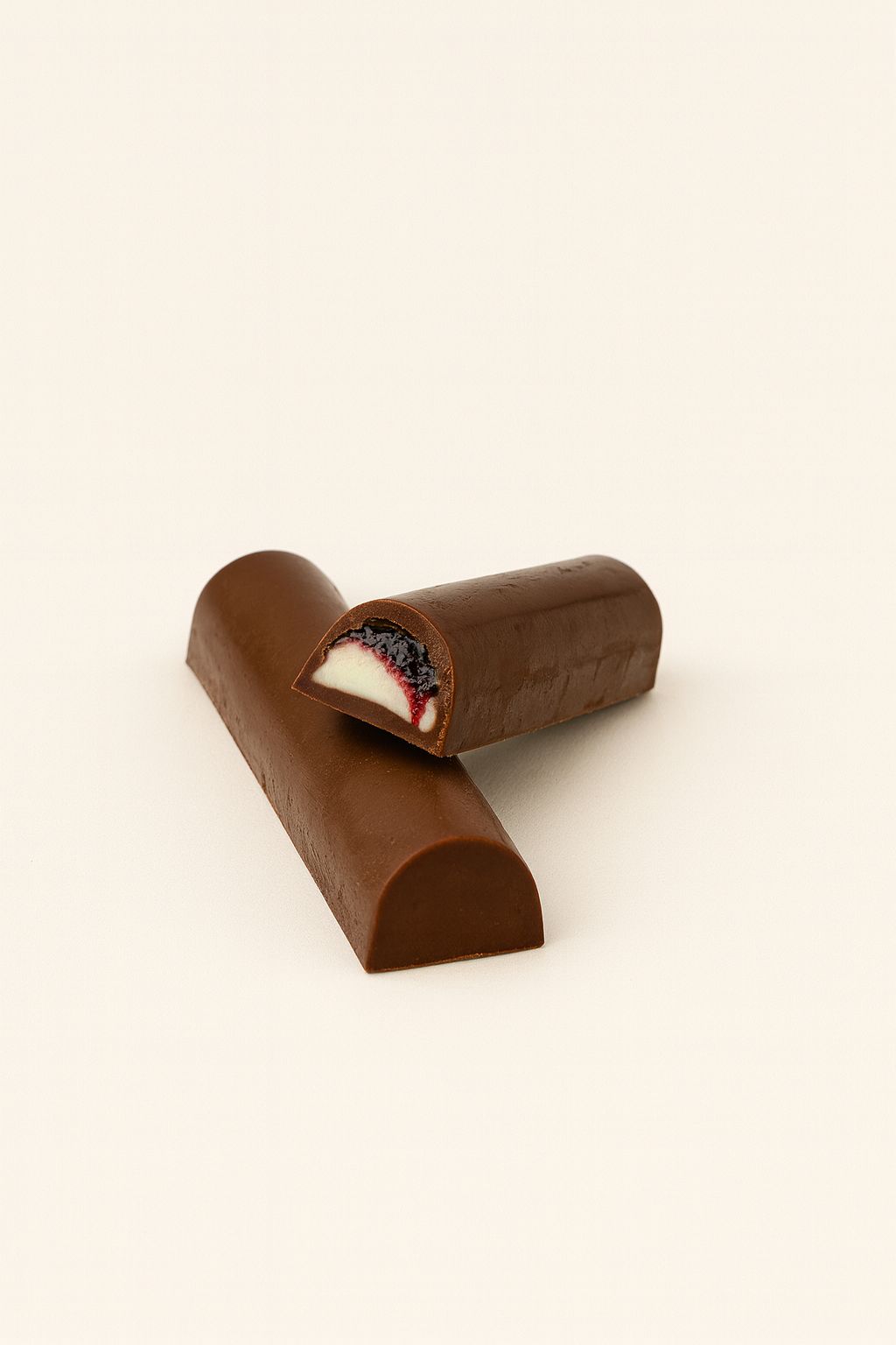 Cheese Cake Mix Berries Bar(35g) Box Of 2 Bars + 1 Praline